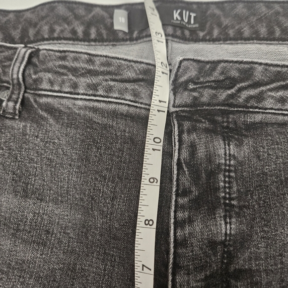 Kut From The Kloth Plus Size Distressed Straight Leg Jeans! - Picture 6 of 7